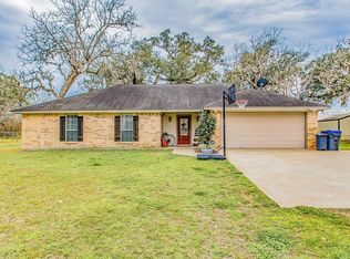 220 Jamison Dr, Angleton, TX 77515