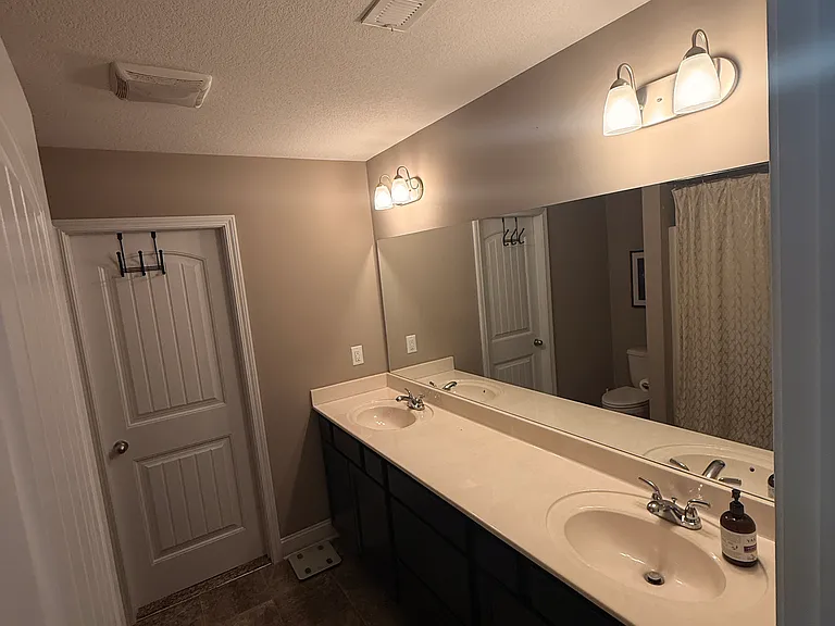 2410 Galesburg Way — Photo 7