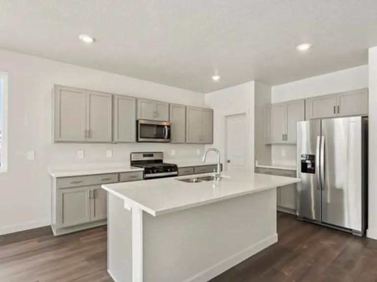 565 E Lintel Rd — Photo 6
