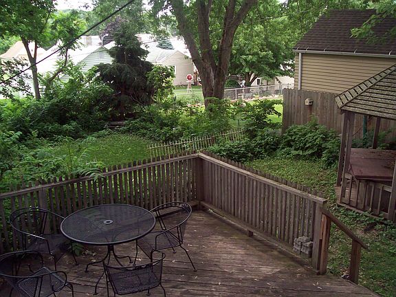 Large Deck for Entertaining