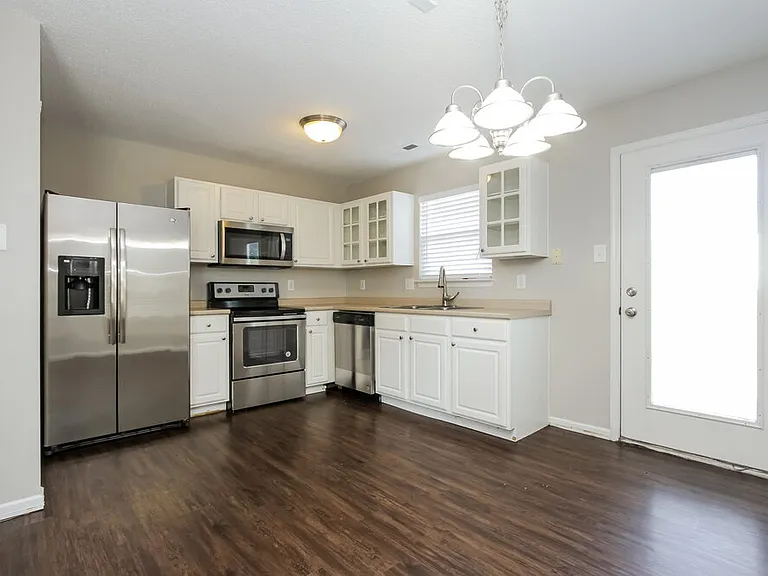 6715 Everbloom Ln — Photo 5