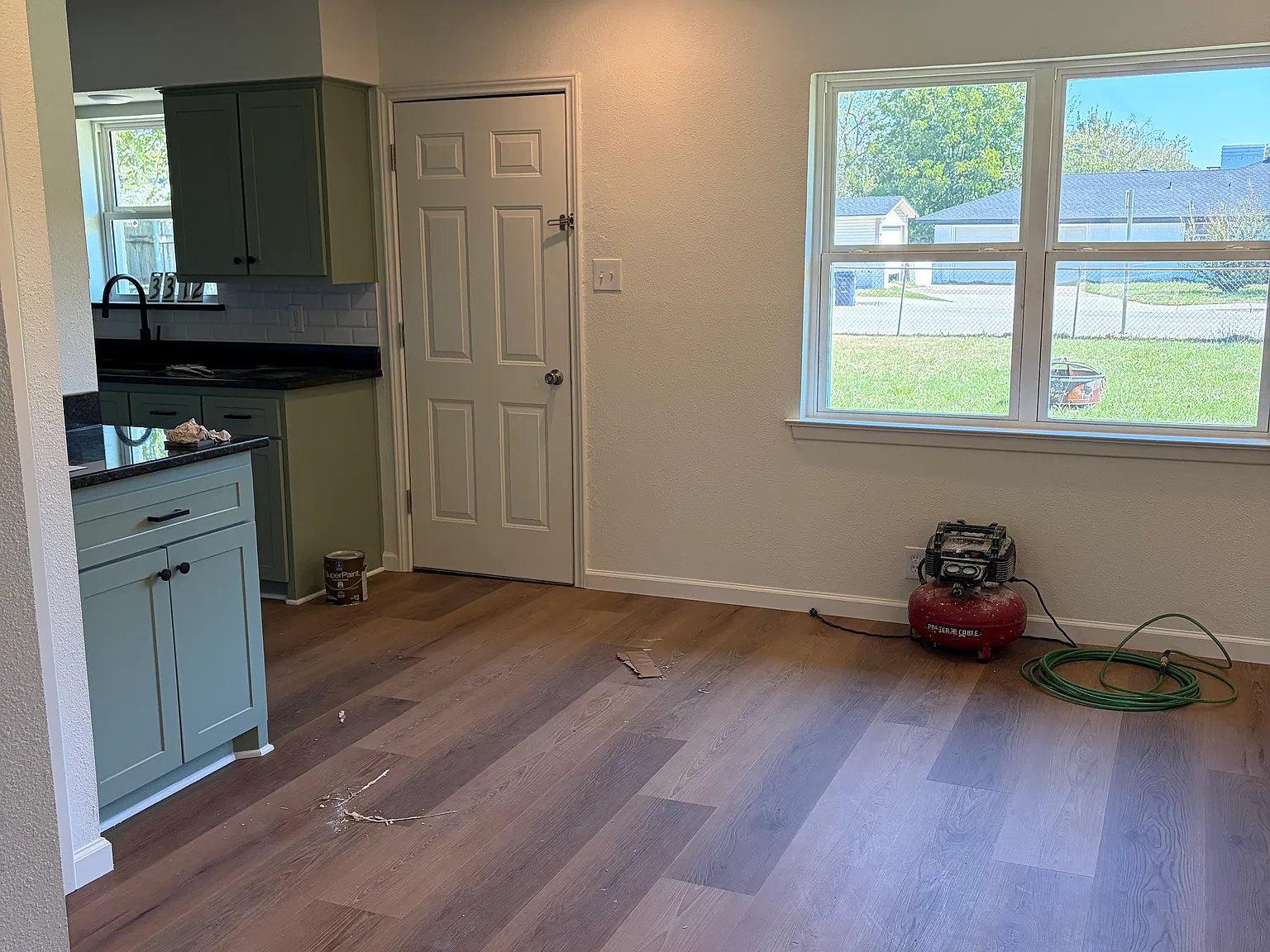3 bed, 1140 sqft, $1,775 — Photo 3