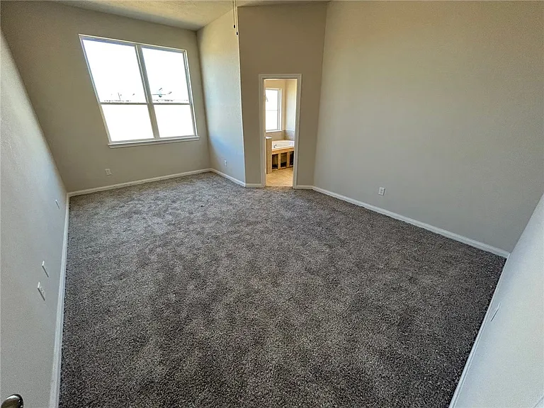 2204 Johnny Lyon Ct — Photo 6