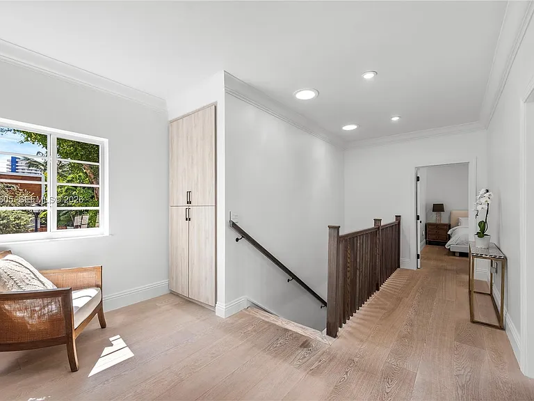 5236 Pine Tree Dr — Photo 31