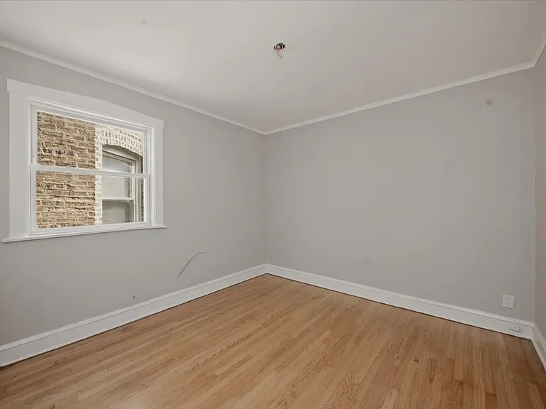 5742 N Rockwell St #2 — Photo 11