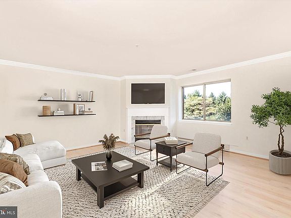 2nd image of 104 Mercer Ct APT 13-1B