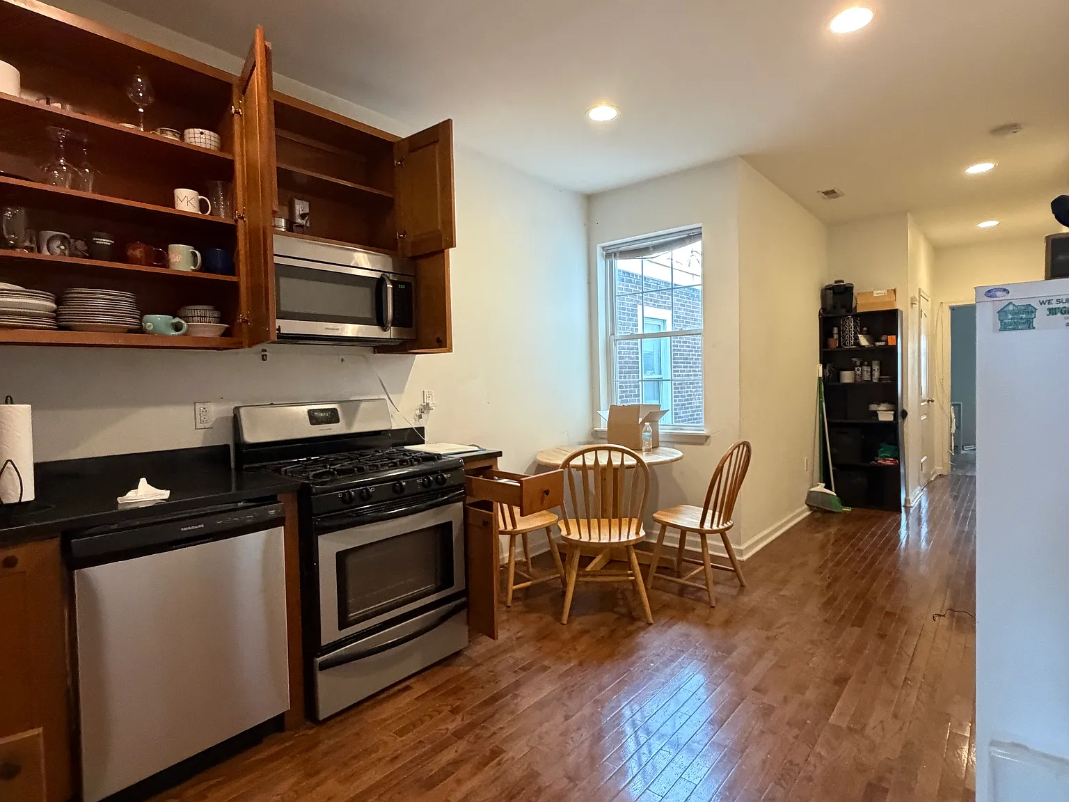 4 bed, 1200 sqft, $500 — Photo 2