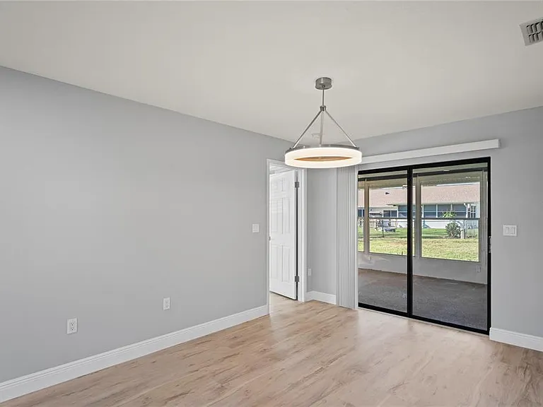 8312 Roxboro Dr — Photo 11