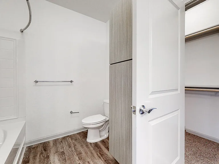 Thrive Luxury Apartments — Photo 107