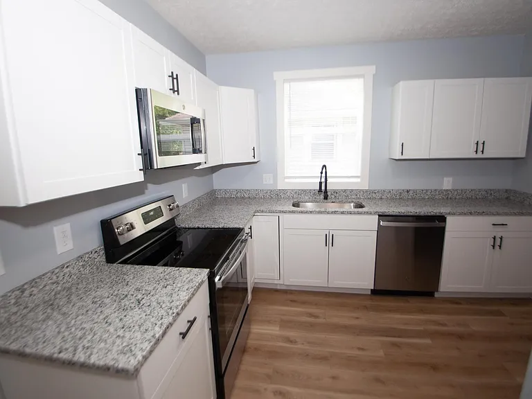 1230 N Lasalle St — Photo 9