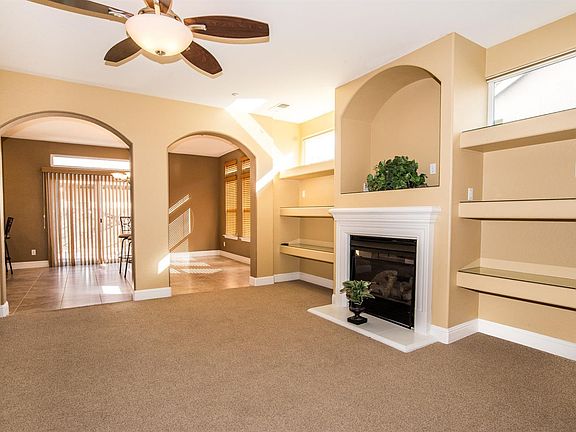 4th image of 767 Bourn Dr