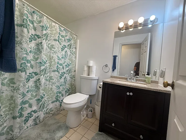 24 South St — Photo 11