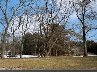 Christopher St, Stroudsburg, PA 18360