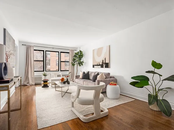 140 7th Ave APT 4M, New York, NY 10011