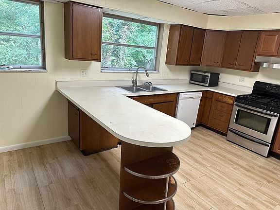 3rd image of 3432 Boudinot Ave