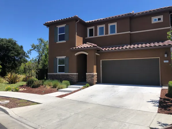 5500 Kenneth Pl, Rohnert Park, CA 94928