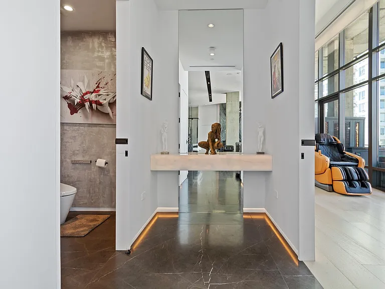 1100 S Hope St — Photo 14