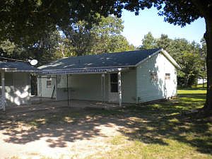 3rd image of 319 W Somonauk Dr