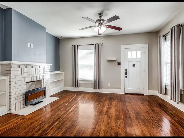 408 S Montclair Ave — Photo 2