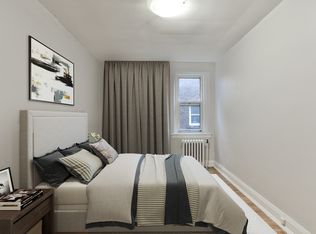 1574 Bathurst St #201, Toronto, ON M5P3H3