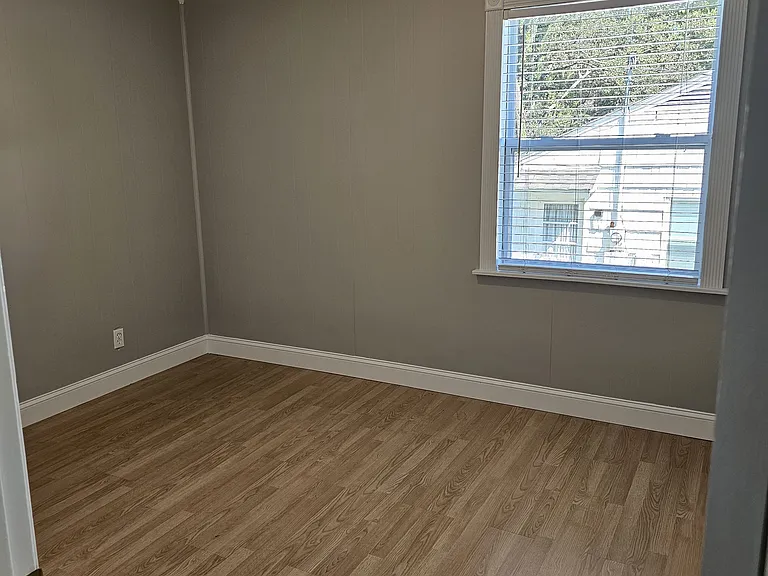 117 Alger Rd — Photo 11