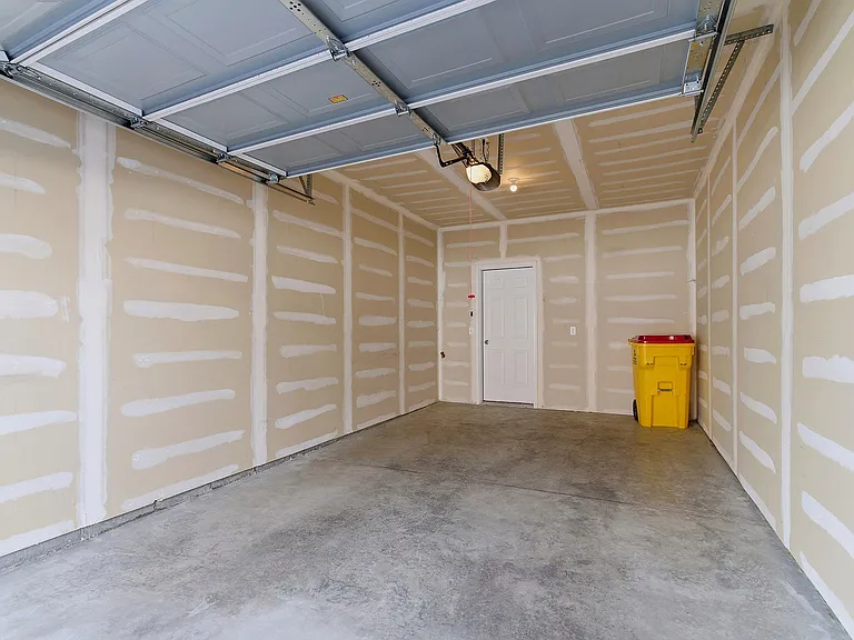 Towne Center Apartments — Photo 54