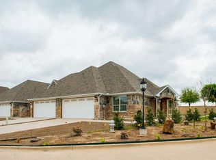 5061 Giverny Ln, Fort Worth, TX 76116