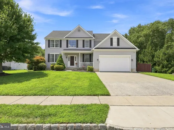 335 Patriot Dr, Logan Township, NJ 08085