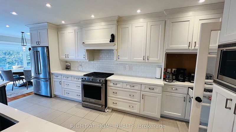 Toronto House for rent - 4 Bedrooms — photo 40