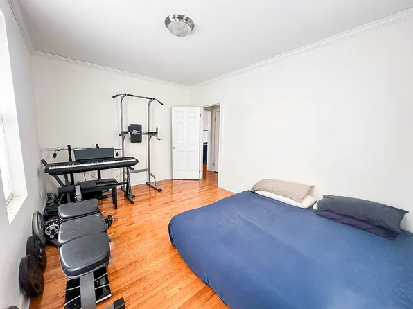 1506 Overing Street image 2 of 9