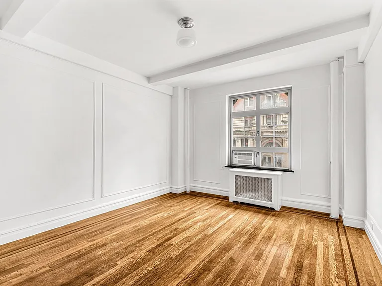 208 W 23rd St #202 — Photo 3