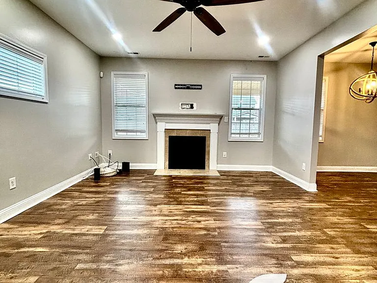 239 Fountain Grove Dr — Photo 17