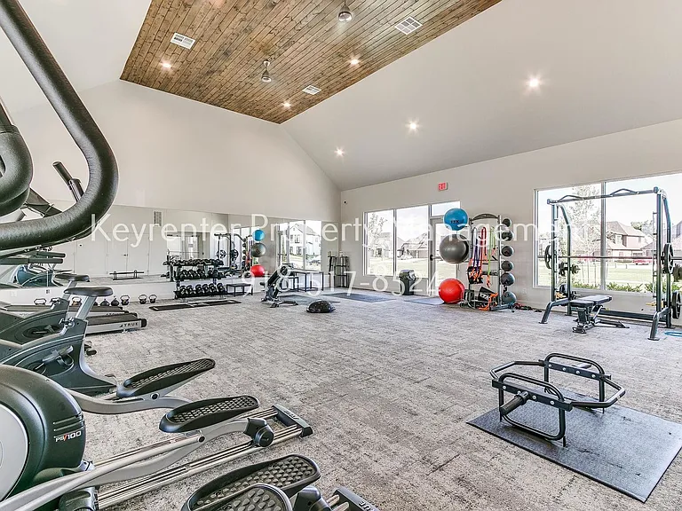 12461 S Lakewood Ave — Photo 24