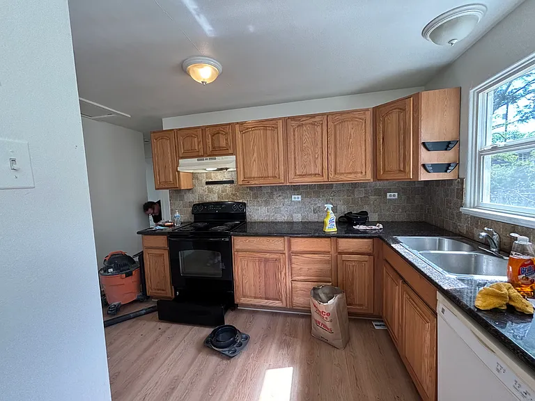540 NW 30th St — Photo 3