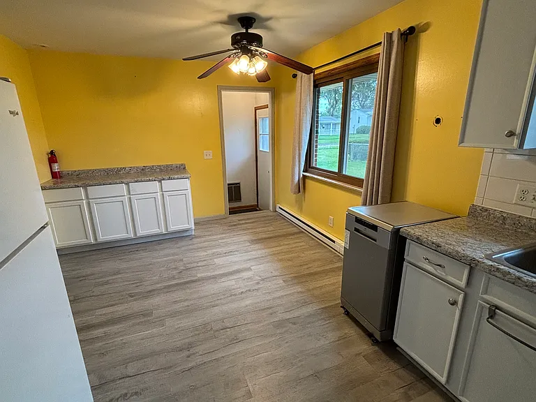 326 Pepperton Dr — Photo 9