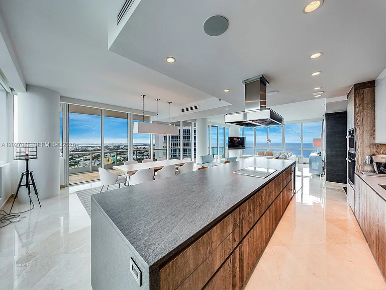 100 S Pointe Dr #3407 — Photo 4