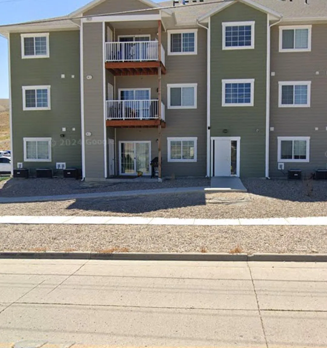 Green River Apartments — Photo 2