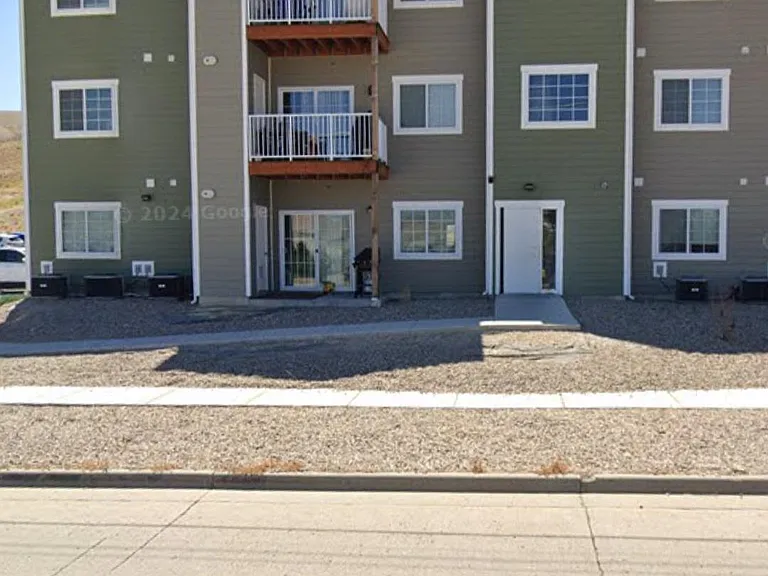 Green River Apartments — Photo 2