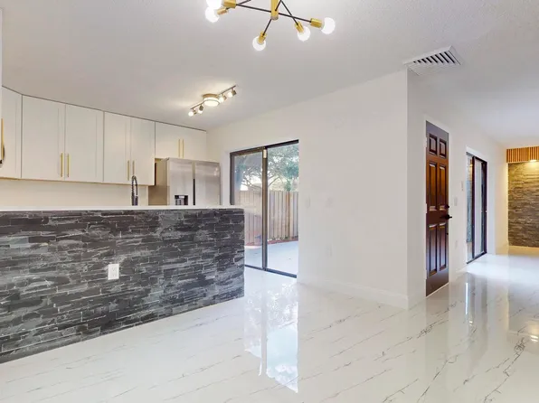 1324 13th. Way, West Palm Beach, FL 33407