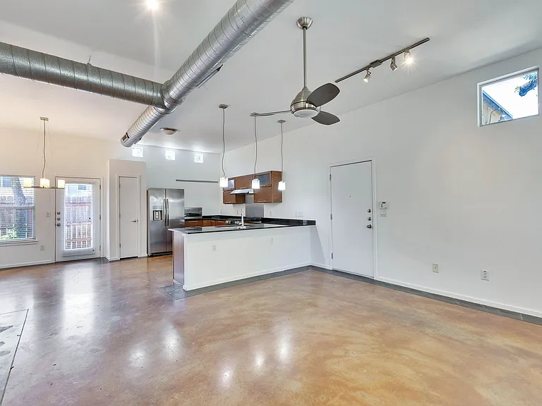 3808 Menchaca Rd — Photo 4