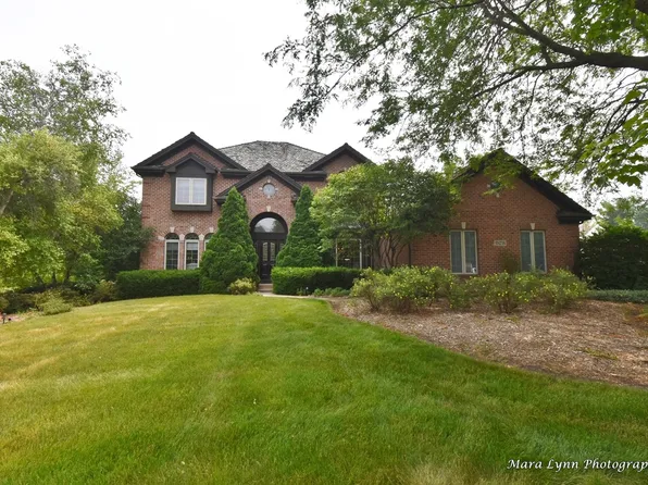 5N735 Leola Ln, Saint Charles, IL 60175