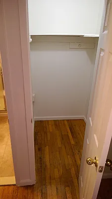 Rented by Metro Garden Realty NYC | media 9