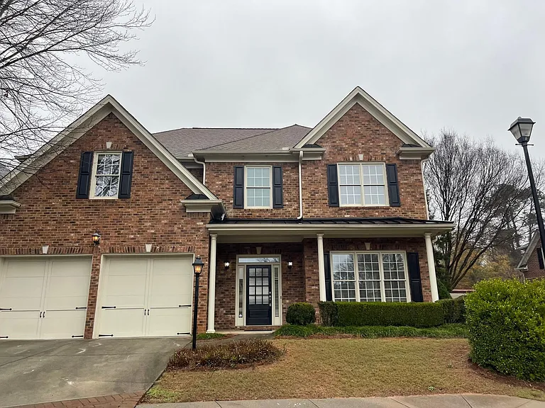 390 Wembley Cir — Photo 2
