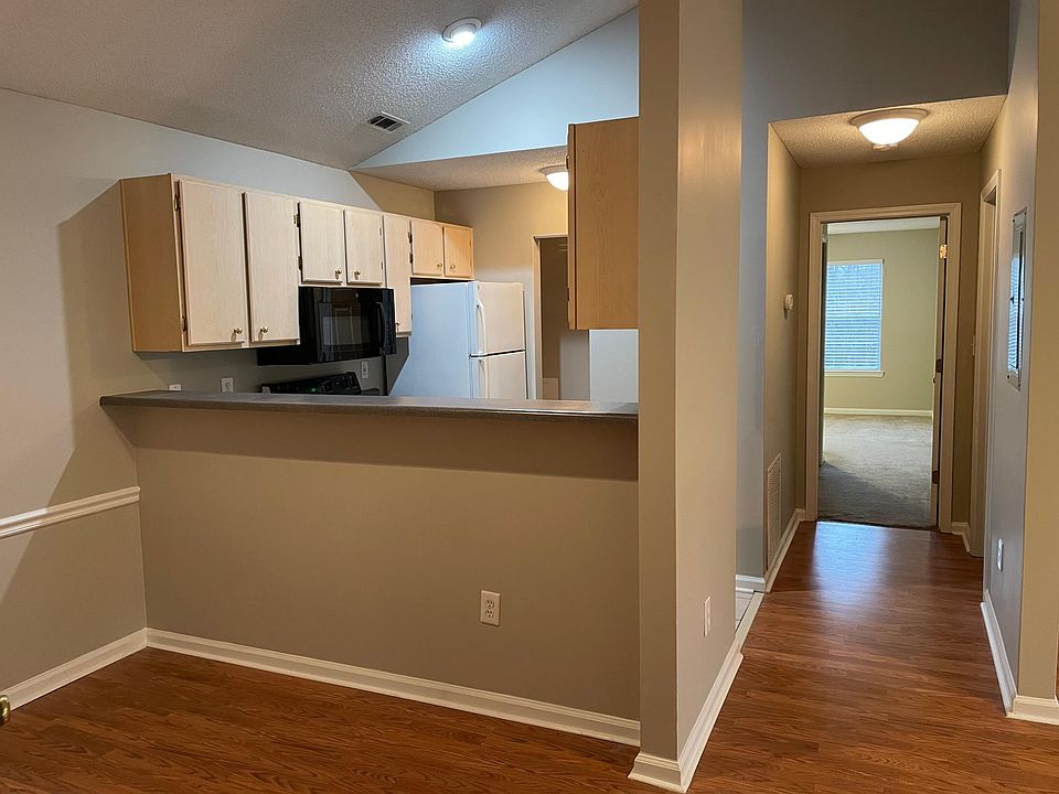 1st image of 188 Midland Pkwy APT 210