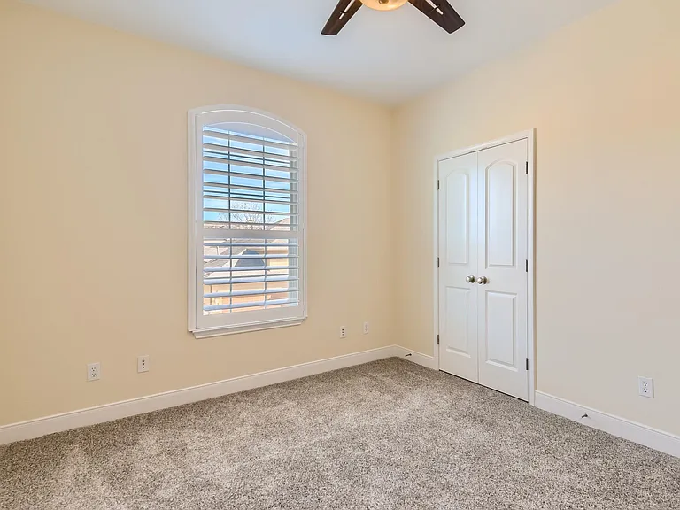 2210 Onion Creek Pkwy #402 — Photo 17