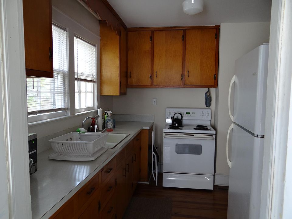 2nd image of 1902 Bridges St