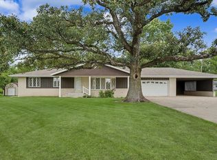 208 W Cemetery Rd, Roberts, IL 60962