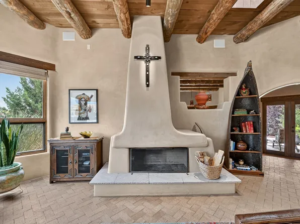 39 Centaurus Ranch Rd, Santa Fe, NM 87507