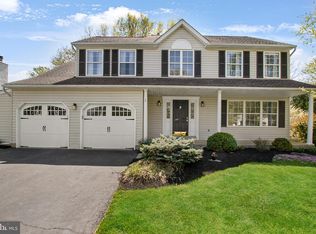 317 Hedgerow Ln, Doylestown, PA 18901