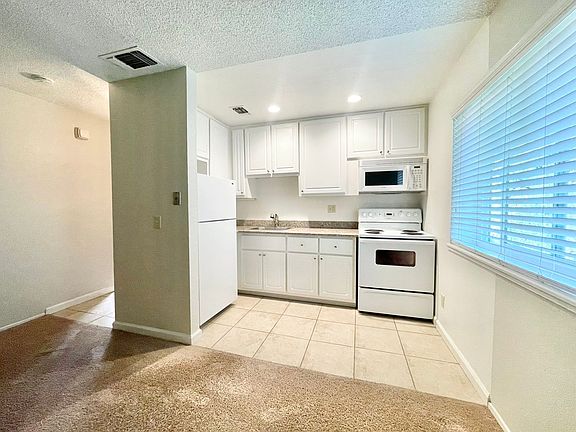 4th image of 2524 I St APT 7